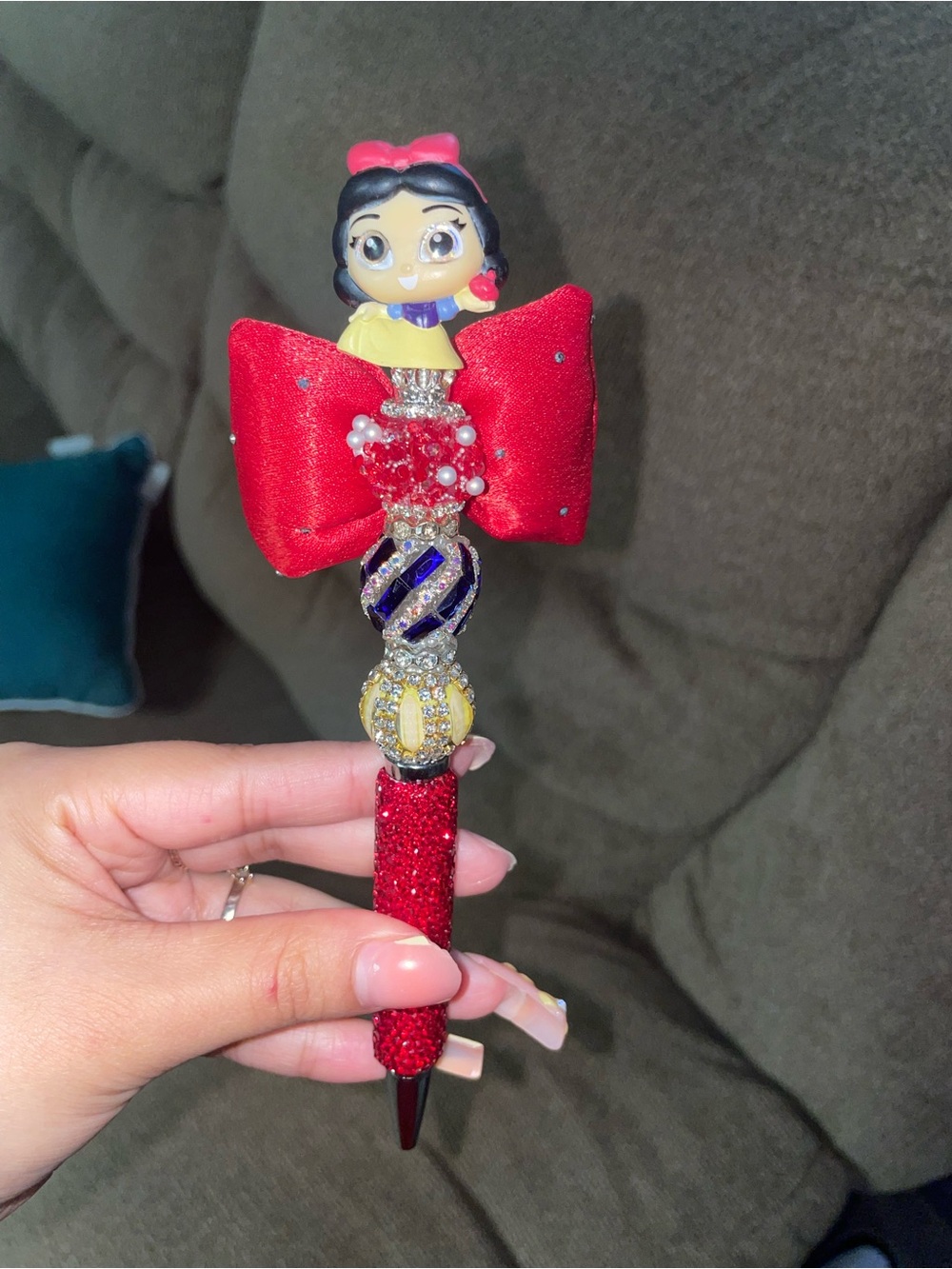 Snow White Red Bow Decorative Pen